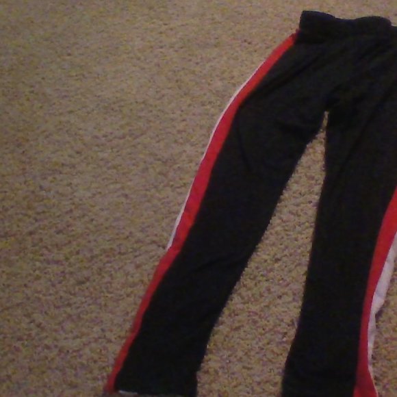 shirt and leggings - Picture 3 of 3